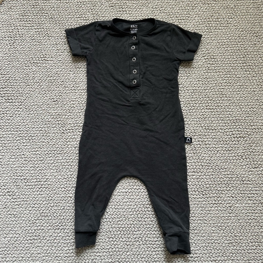 🖤 RAGS 12-18m romper 🖤